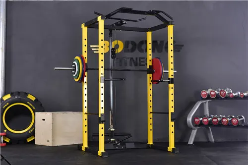 yellow Four pillars squat rack0