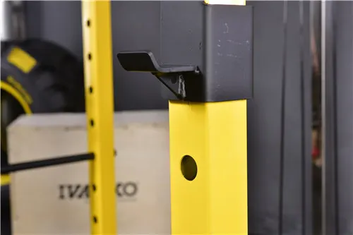 yellow Four pillars squat rack2